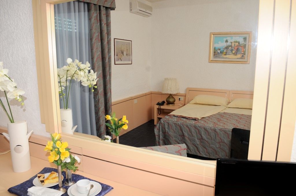 Marina Club Hotel