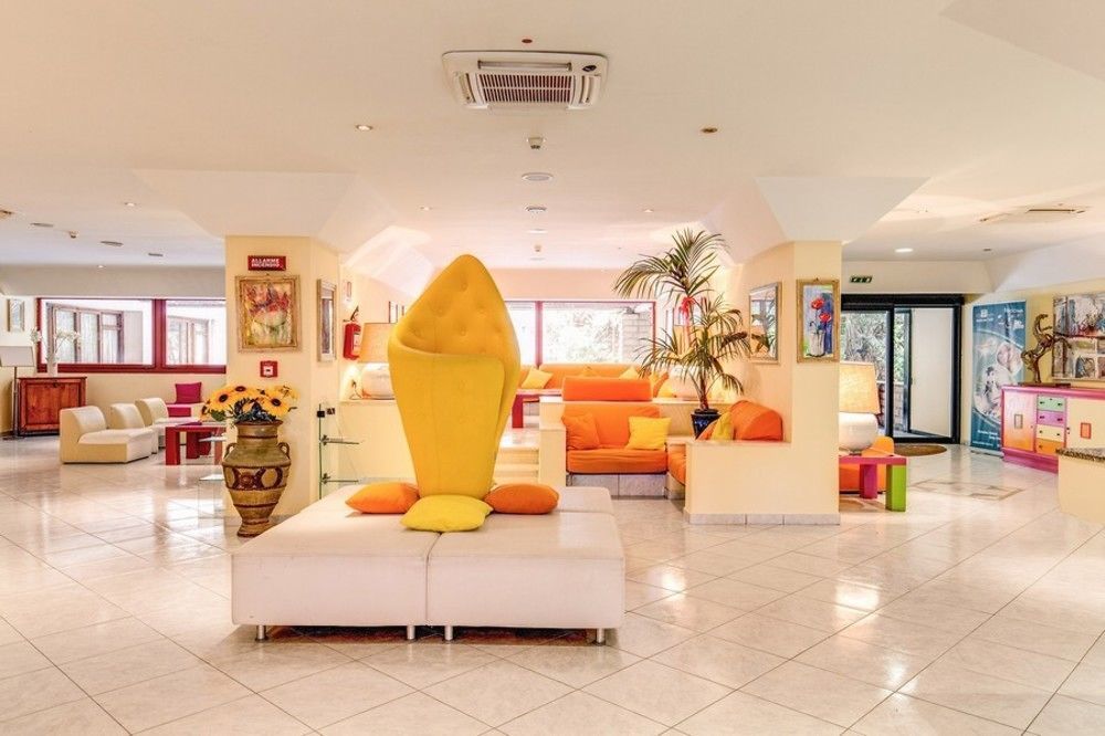 Marina Club Hotel