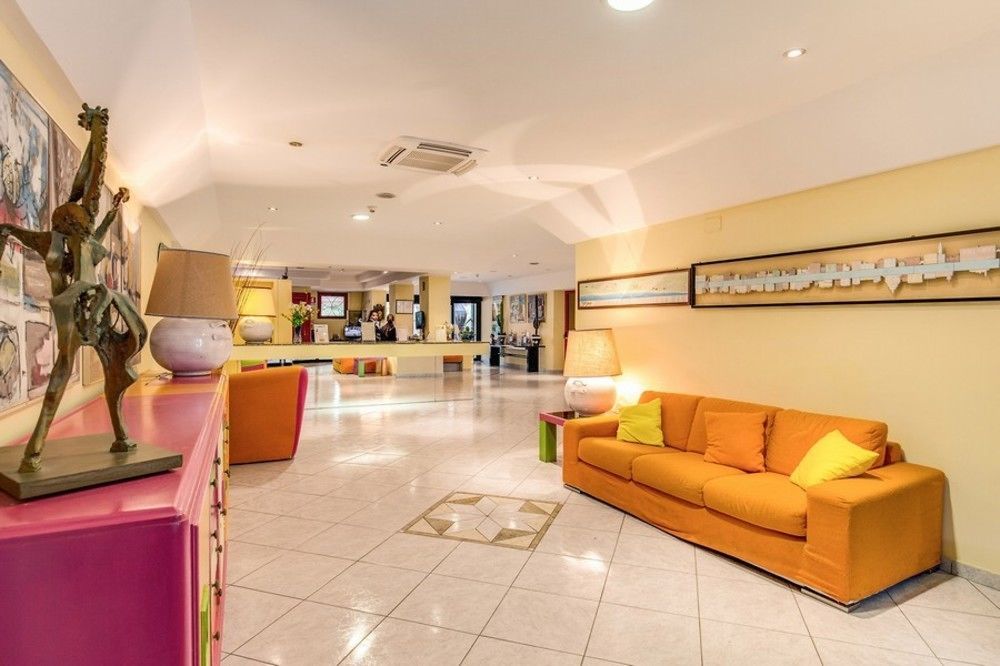 Marina Club Hotel 4*