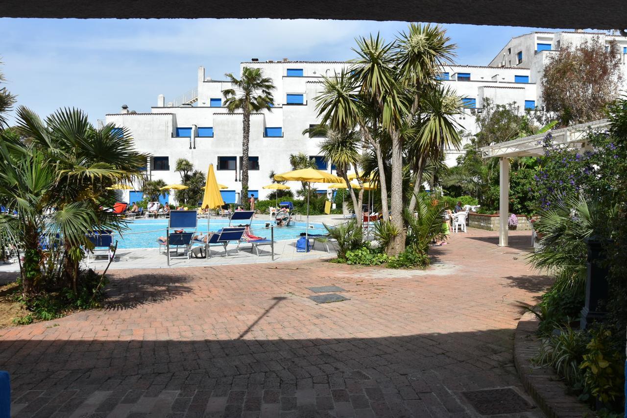 Marina Club Hotel 4*